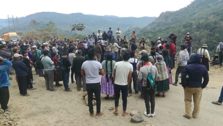 Sectores afines a Evo Morales en Caranavi anuncian bloqueo indefinido para exigir la renuncia de Luis Arce